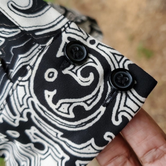 5/$25 - Relaxed fit 😌 INC blouse, sz 2 - Picture 8 of 8